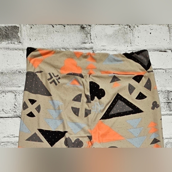 LULAROE Disney Leggings. Mickey Graphic Polka dots. - Picture 4 of 6